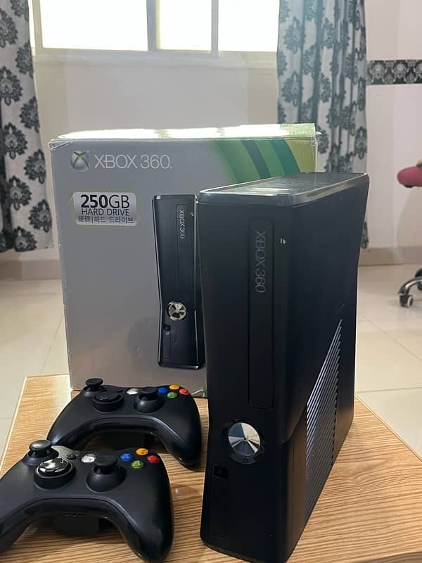 Xbox 360 Silm with 2 wireless controllers 50+ games installed 3