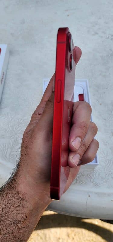 i phone 13 Red 256 gb 3