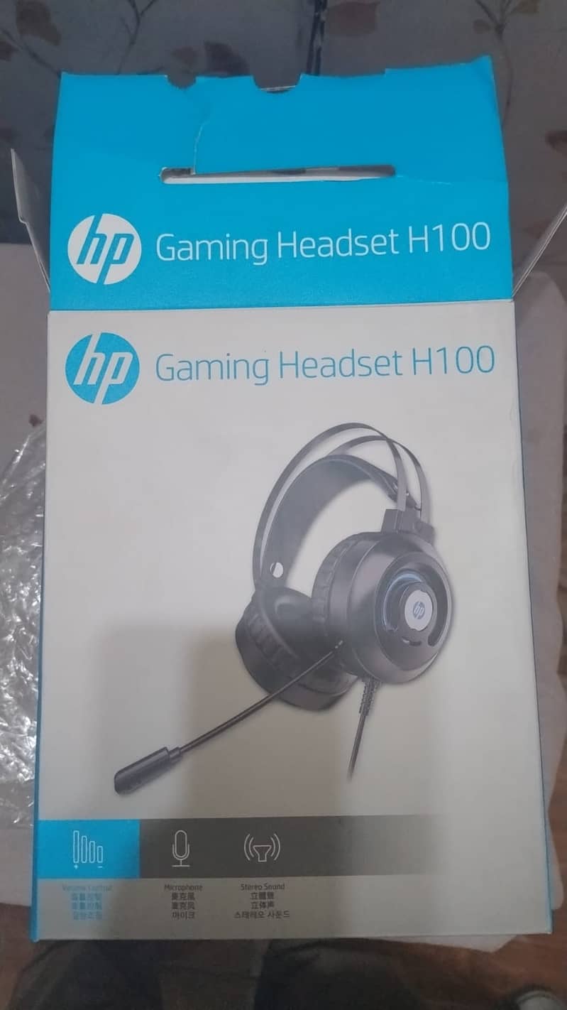 HP100 Headphones Almost New 0