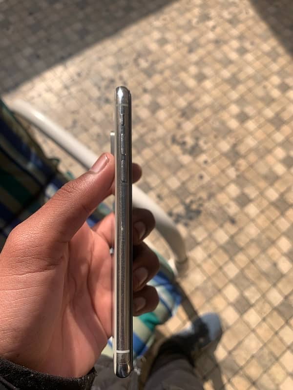 IPhone XS 64gb PTA Approved 1