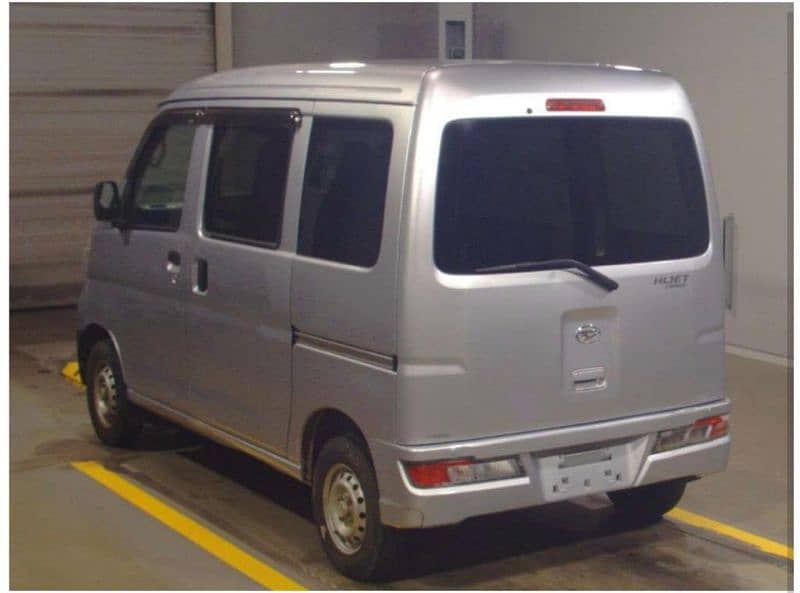 Daihatsu Hijet 2024 1