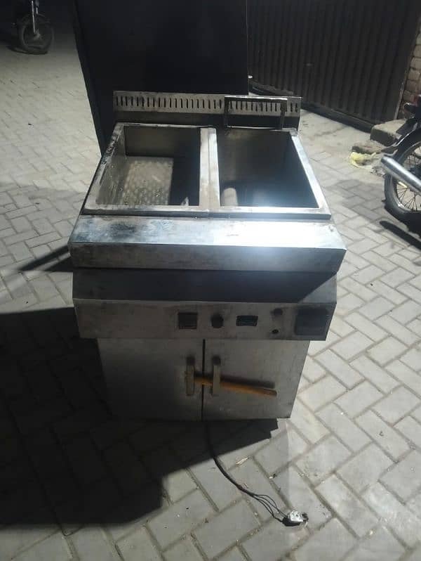 We Have Used Setup Available/pizza oven/fryer/hotplate/working table 3