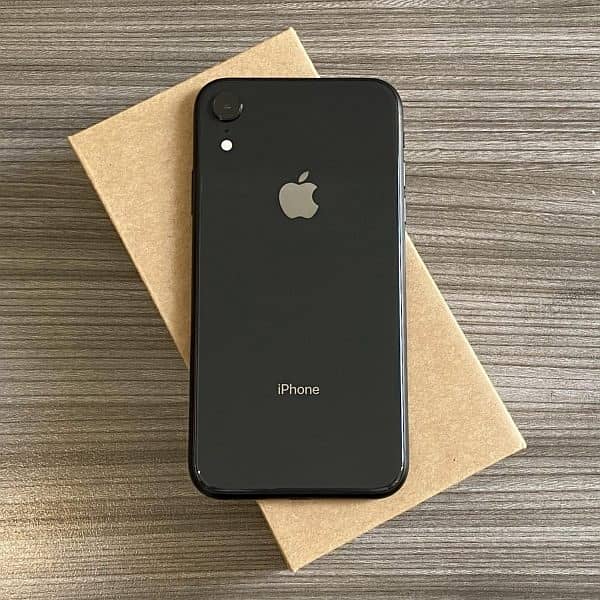 Apple iPhone XR 64gb 86% health 0