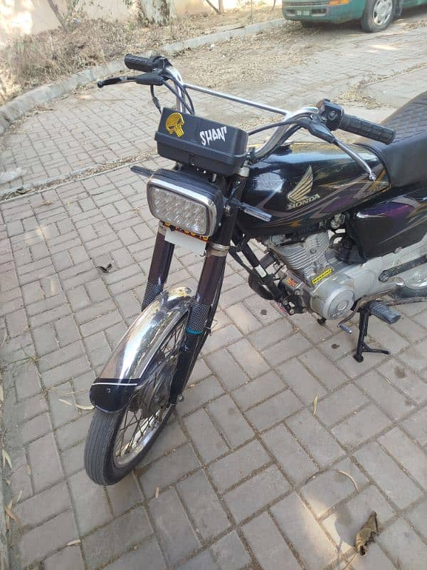 Honda CG 125 Black Colour Model 2020 3