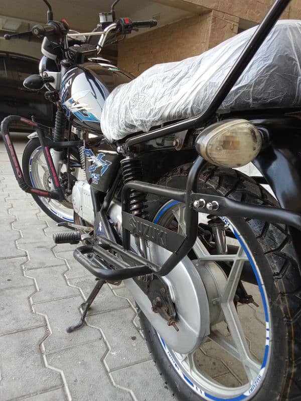 Suzuki GS 150 SE model 2022, urgent sale 9