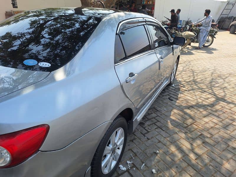 Toyota Corolla Altis 2013 4