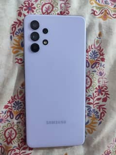 Urgent sale Samsung A32 used with box