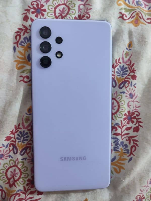 Urgent sale Samsung A32 used with box 0