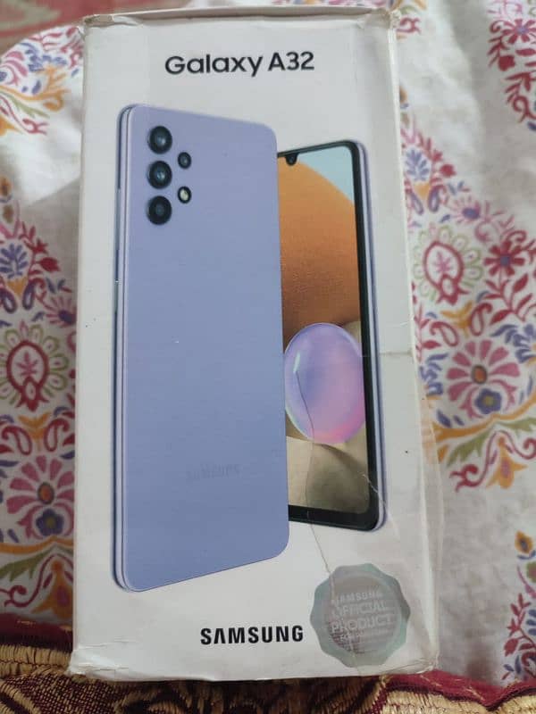 Urgent sale Samsung A32 used with box 2