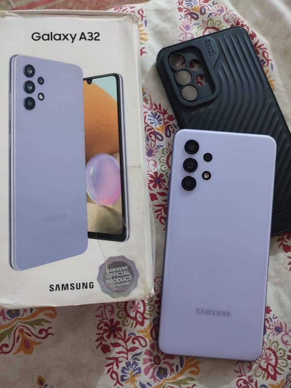 Urgent sale Samsung A32 used with box 6