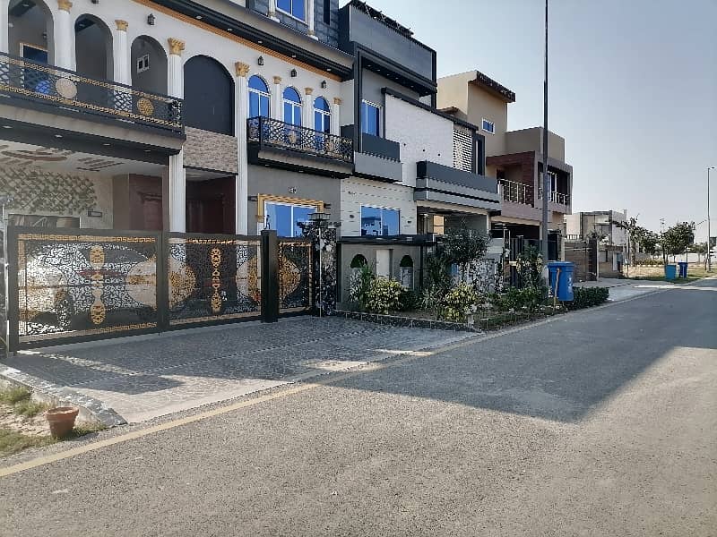 A Palatial Residence For Prime Location sale In Citi Housing Phase 2 Samundri Road Faisalabad 2