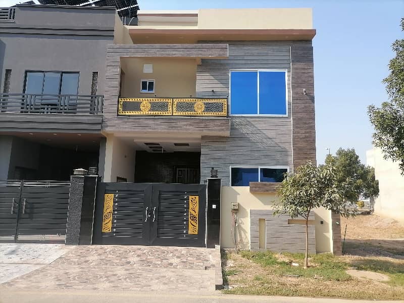 Prime Location sale A House In Faisalabad Prime Location 0