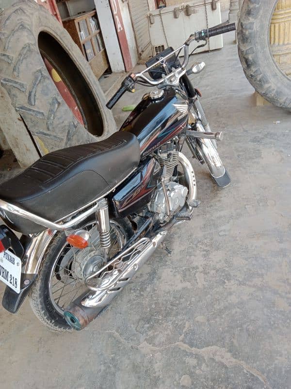 Black Honda 125 10