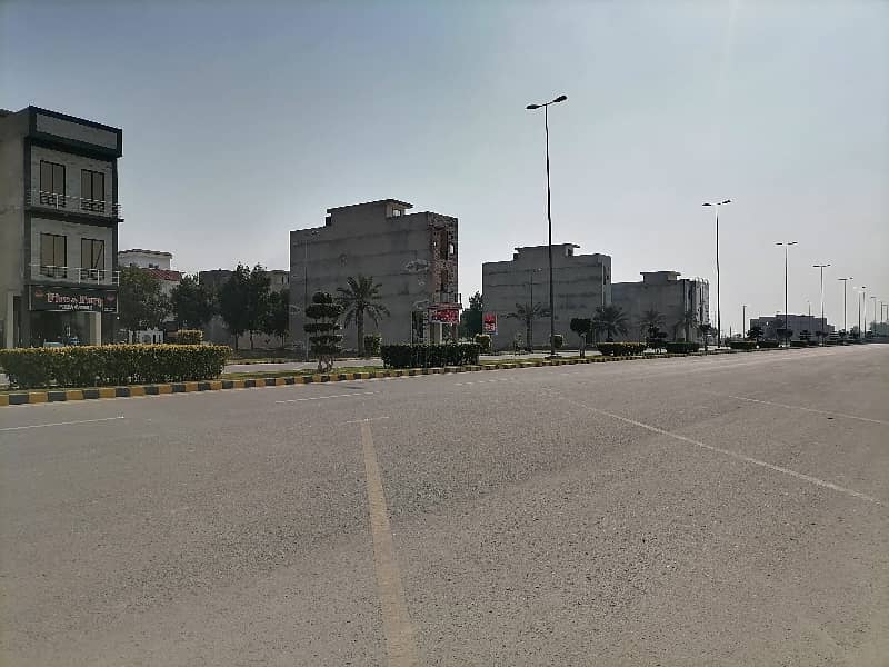 Looking For A Prime Location Building In Faisalabad 5