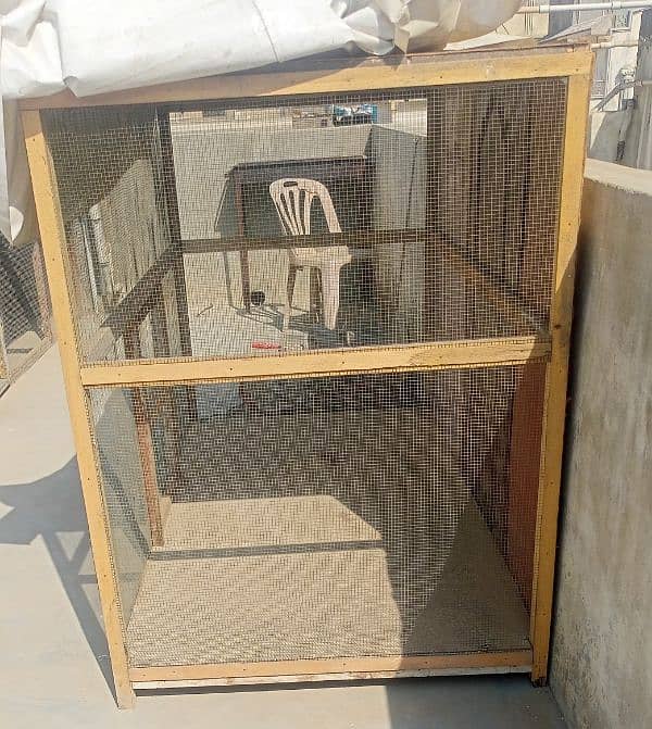 Wooden Hen Cage – Durable & Ready to Use 0