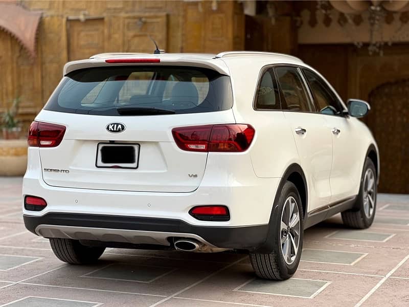 KIA Sorento 2022 4