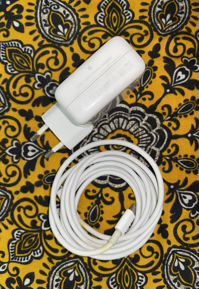 Original Apple 30W Charger & 2m Cable (Pulled from MacBook Air M1 Box) 0