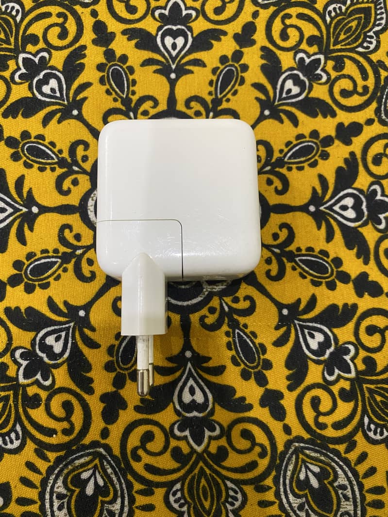 Original Apple 30W Charger & 2m Cable (Pulled from MacBook Air M1 Box) 1