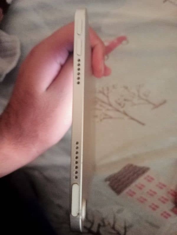 iPad mini 6 look like brand new condition may have 2