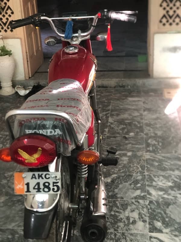 Honda 125 All ok Red colur 6