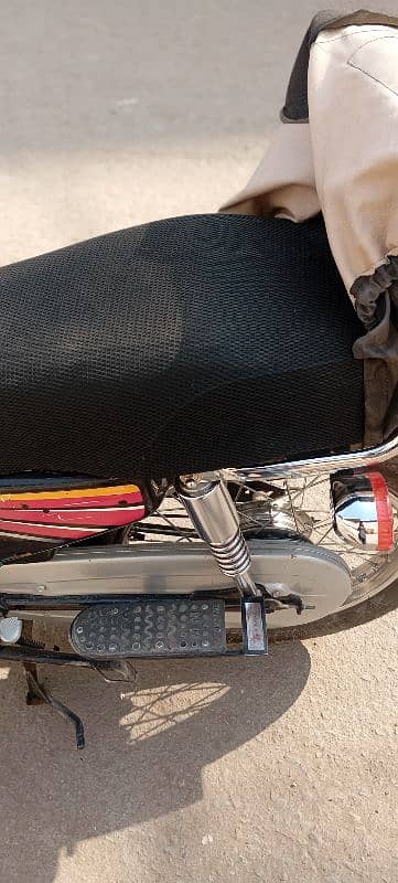 Honda 125 Like New Condition 10/10 3