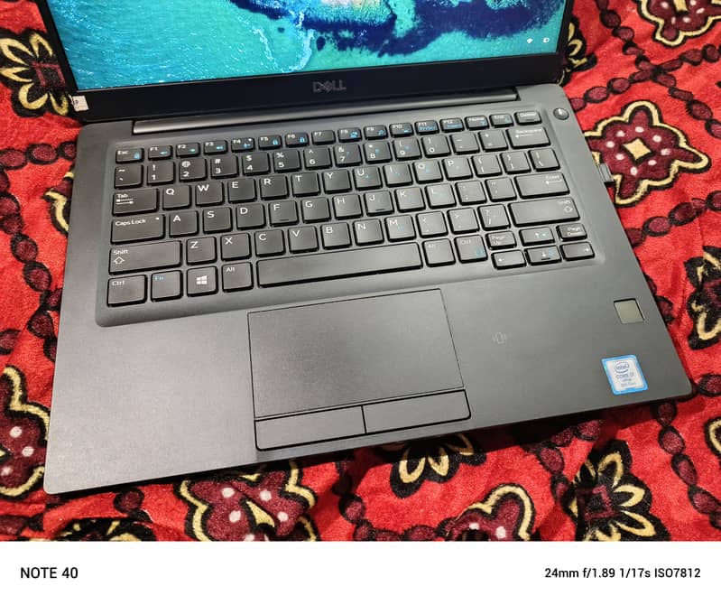 Dell i7 8th generation / 7390 / 8gb 256gb 1