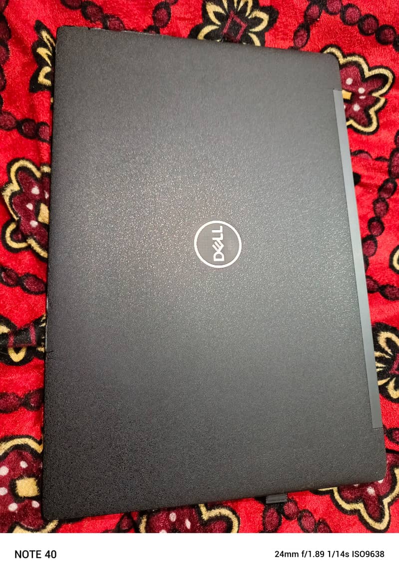 Dell i7 8th generation / 7390 / 8gb 256gb 10