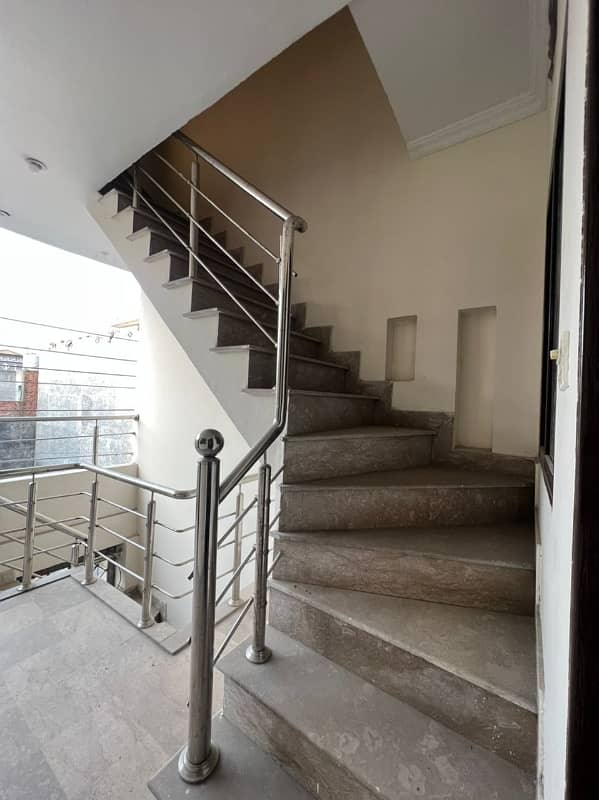 A BEAUTIFUL HOUSE FOR SALE DEPENDS ON 4 MERLA DOUBLE STORY IN AL AHMAD GARDEN PHASE 1 GT ROAD LAHORE. 10