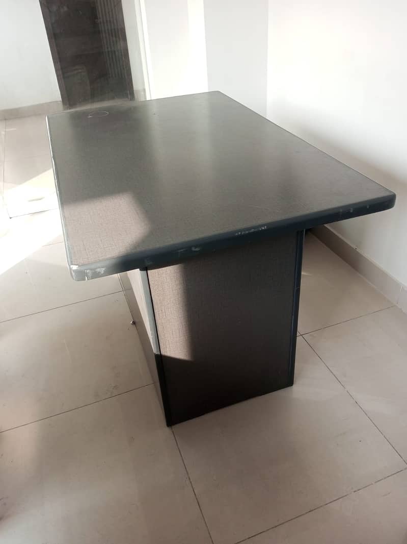 Office Center Table – Ideal for Meetings, Goods Inspections & More 2