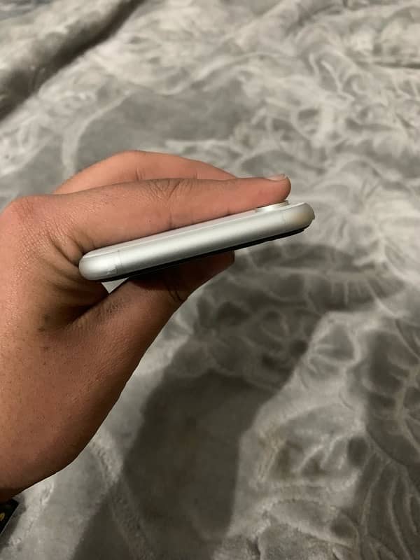 iPhone XR jv 5