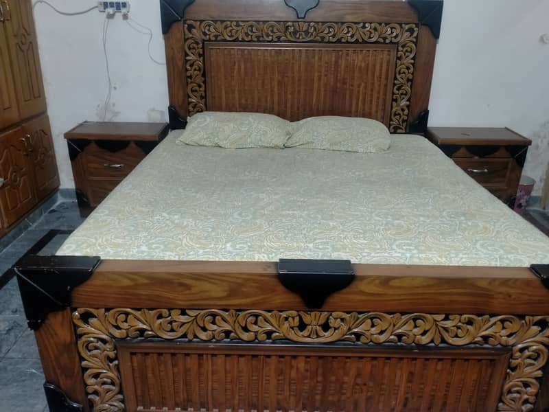 King size bed set with two side tables and dressing table 0