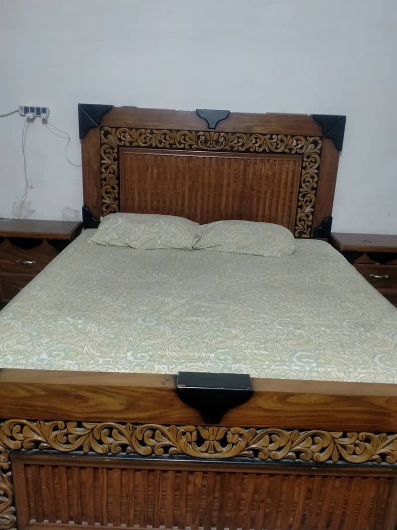 King size bed set with two side tables and dressing table 6