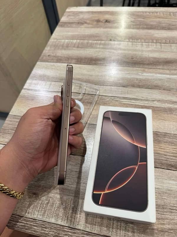 iPhone 16 Pro Max 256gb Non PTA 1