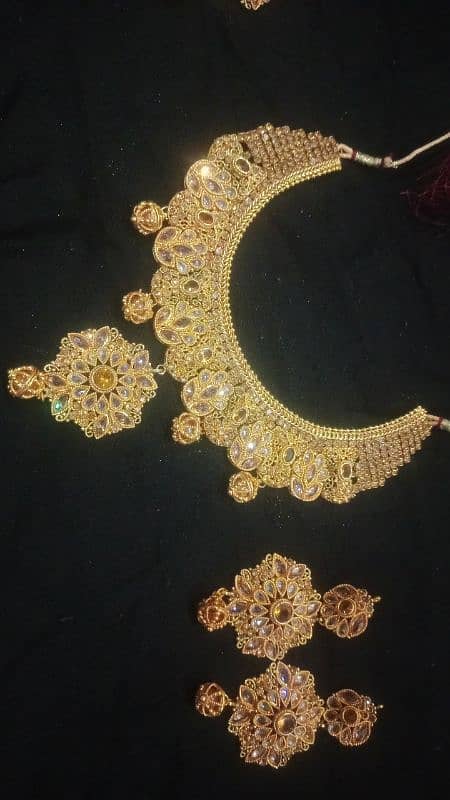 barat set also casualy used 4