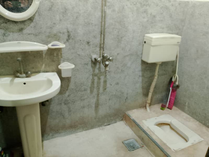 Single room with bathroom for bechlors in in Khanna dak Islamabad 3