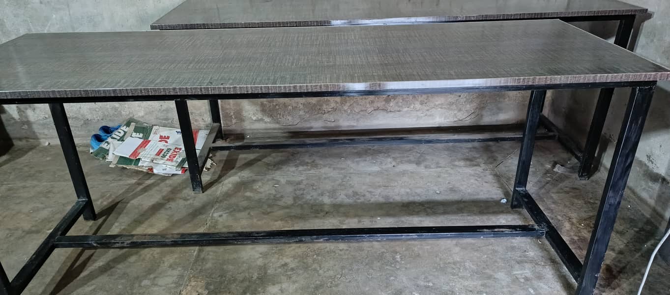 2 computer tables for sale 0