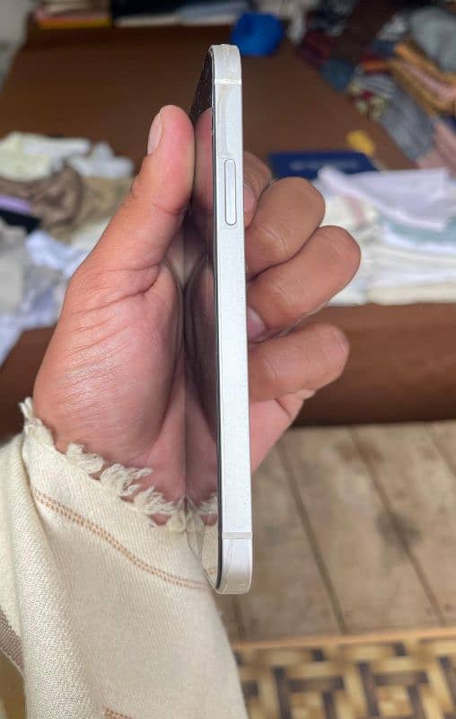 iphone 12 white color, Condition 10/10 64 GB water proof 3