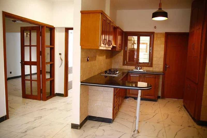 3 Bedroom Flat in PHA Tower Maymar - 1650 Sq Ft 12