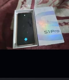 Vivo S1 Pro 8 128  no open no repair family use hai bhai