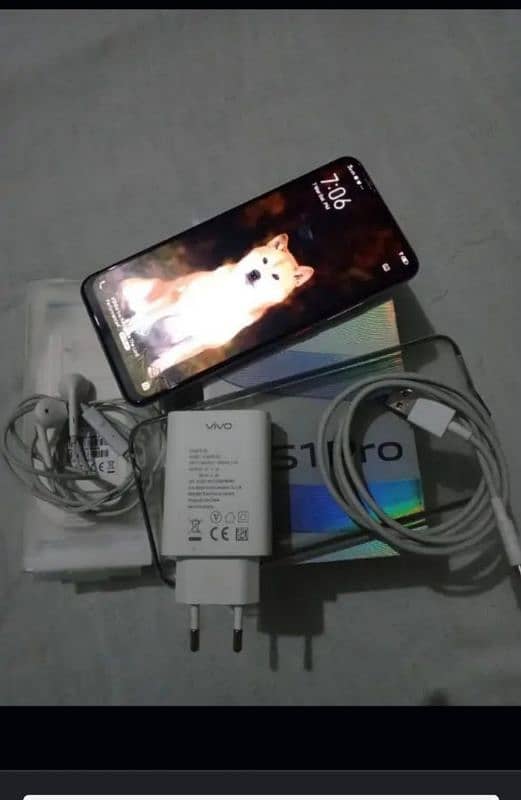 Vivo S1 Pro 8 128  no open no repair family use hai bhai 4