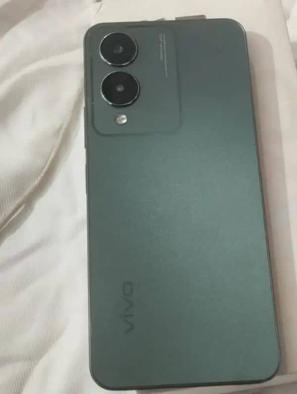 vivo y 17s 6