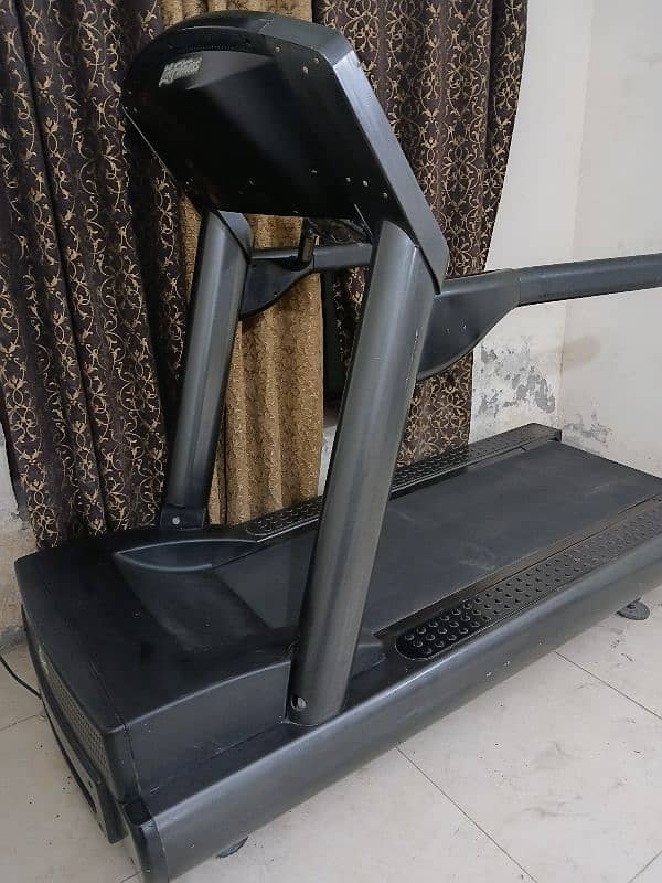 Treadmill / running machine / jogging machine 6