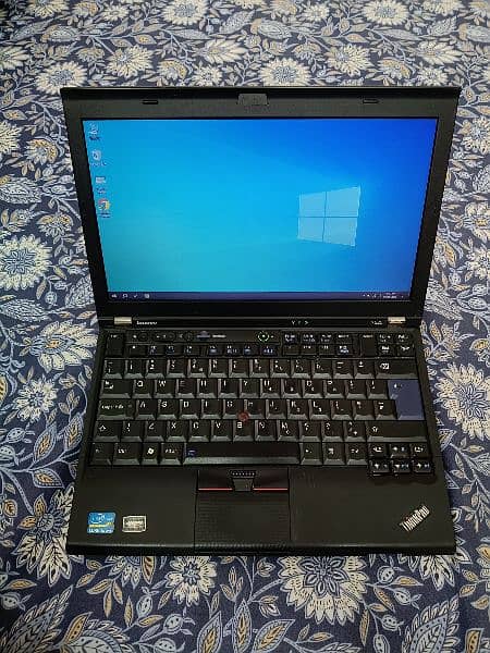 i5 2ng gen 10/10 condition laptop for sale 0