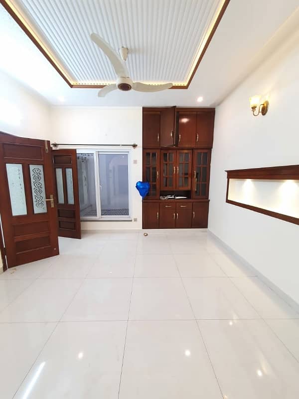 10 Marlas BASEMENT Available For Rent All Facilities Near Park and Market G-13 9