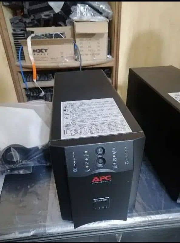 APC SMART UPS 1000w sua1500i/1500va 3