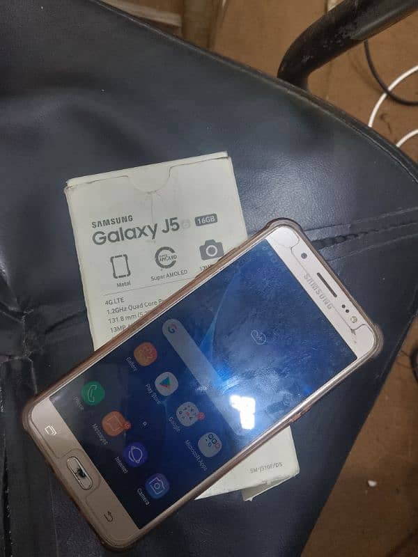 Samsung Galaxy j5 2016 0