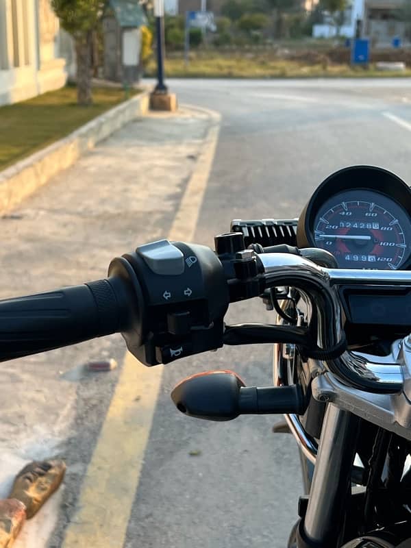 Yamaha YBR 125G 2018 model Only 2470km genuine mileage 16