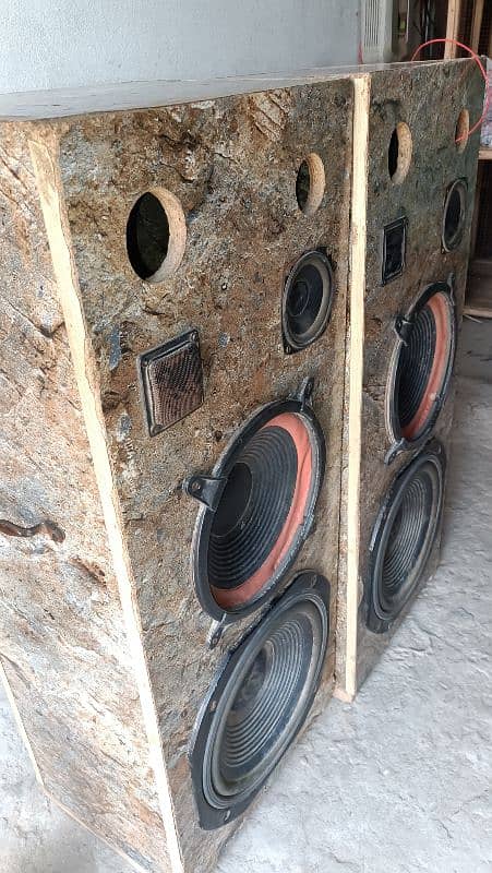 Wooden Heavy Weight Outdoor Speaker 1