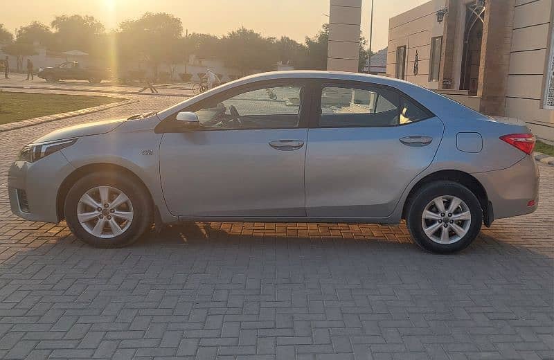 Toyota Corolla Altis 2015 5