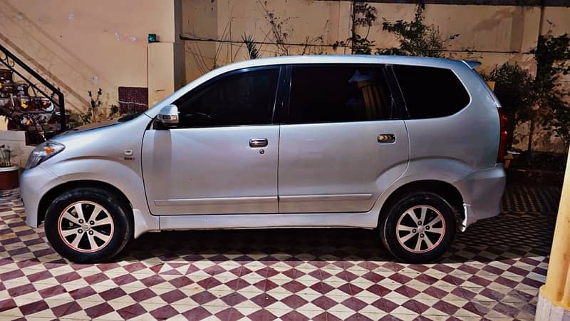 Toyota Avanza 2011 6